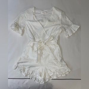 Everly white eyelet romper NWT size small